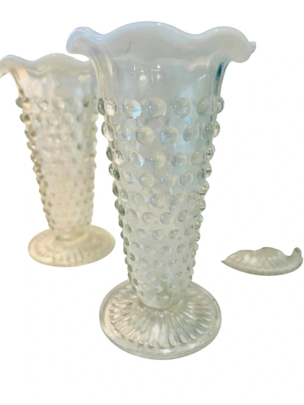 Vintage Anchor Hocking Moonstone Opalescent Hobnail Bud Vases Set of 4 Ruffled 5
